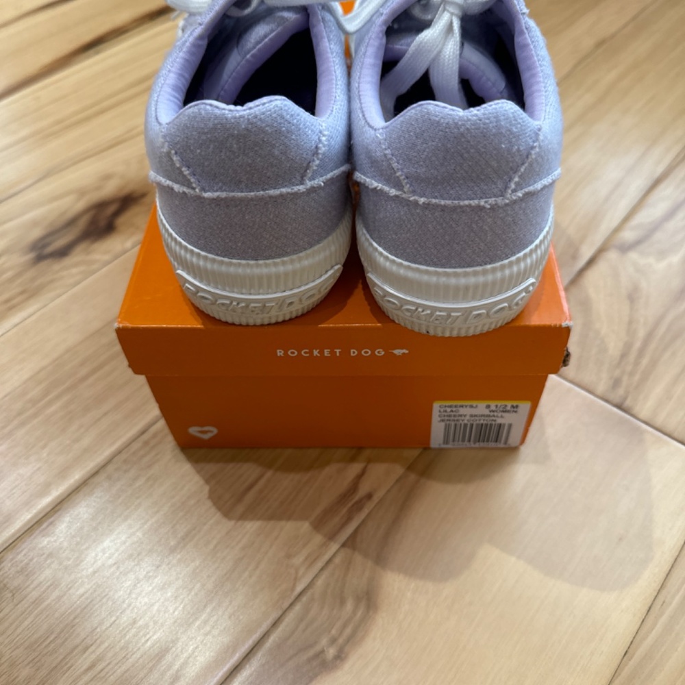 Sneakers - Picture 2 of 3